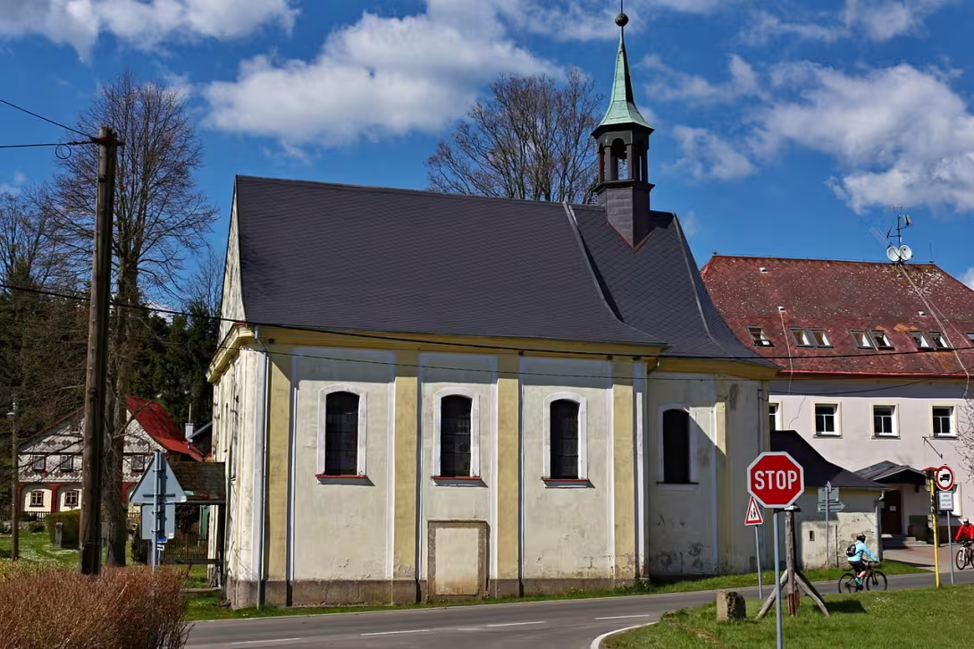 Dnešní pohled – Kostel Čtrnácti svatých pomocníků (Krompach)