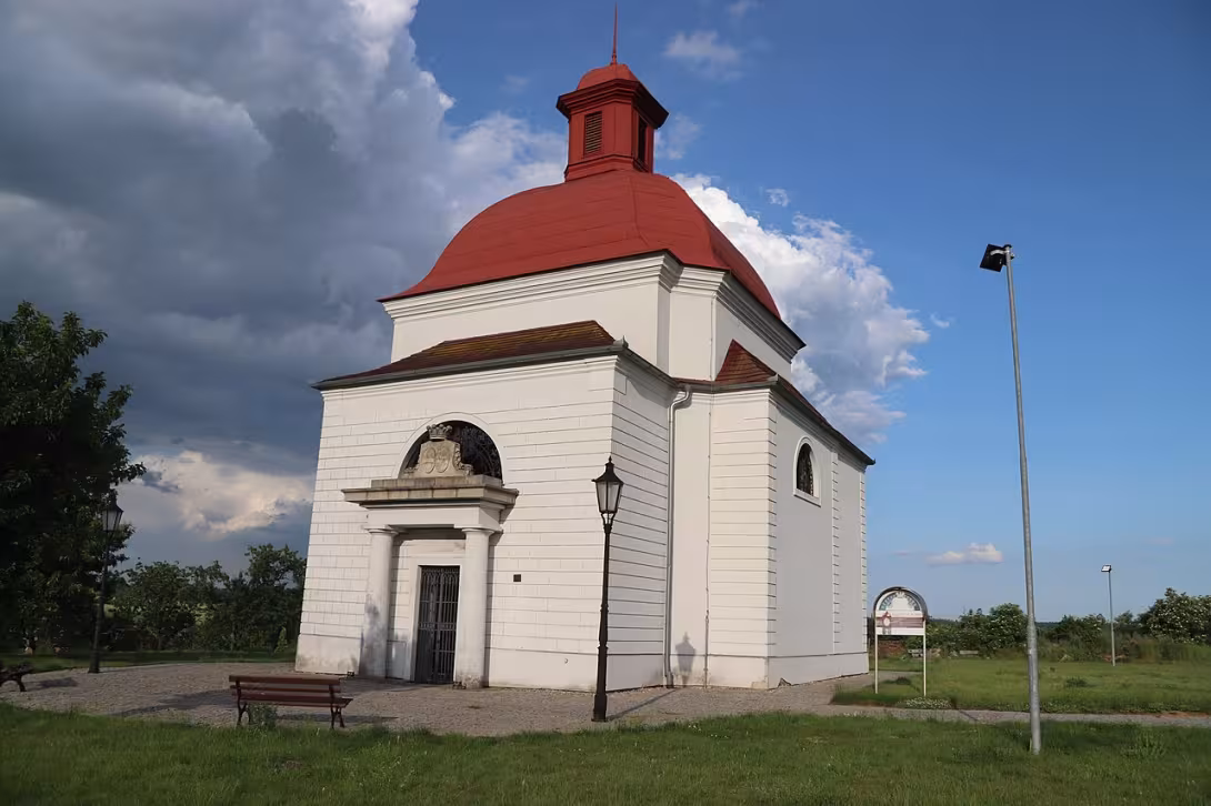 Today's view – Pohřební kaple svatého Kříže