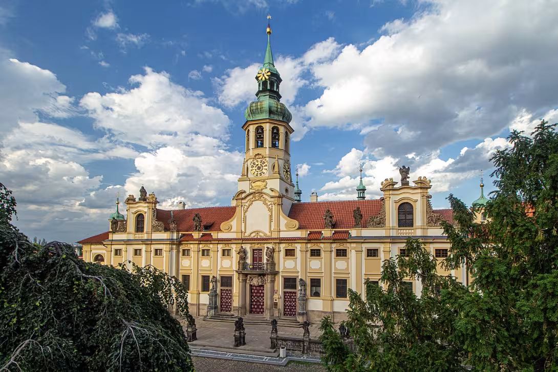 Dnešní pohled – Pražská Loreta