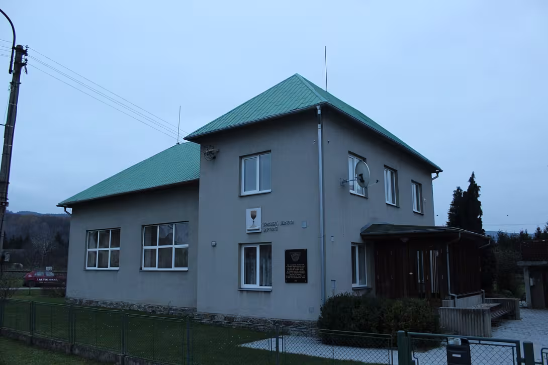 Dnešní pohled – baptistická modlitebna ve Vikýřovicích