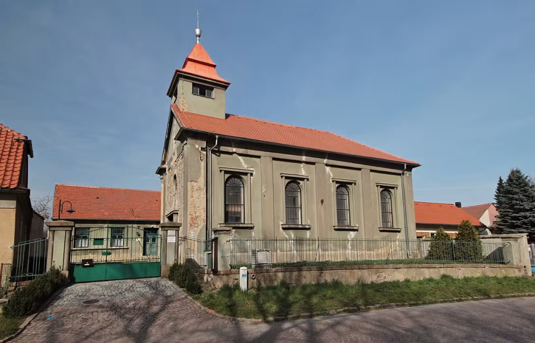 Dnešní pohled – bývalá synagoga v Plaňanech