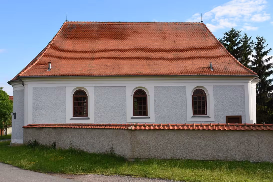 Dnešný pohľad – evangelický kostel ve Velenicích