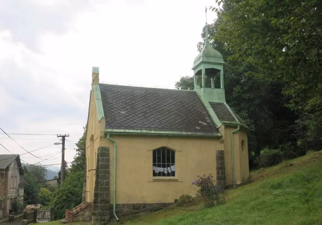 Dnešní pohled – kaple Andělů Strážných (Děčín XV-Prostřední Žleb)