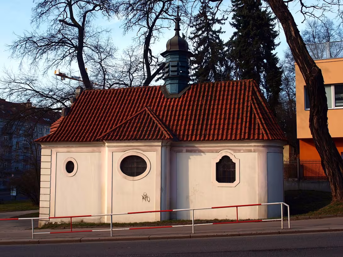 Dnešný pohľad – kaple Nanebevzetí Panny Marie (Košíře)