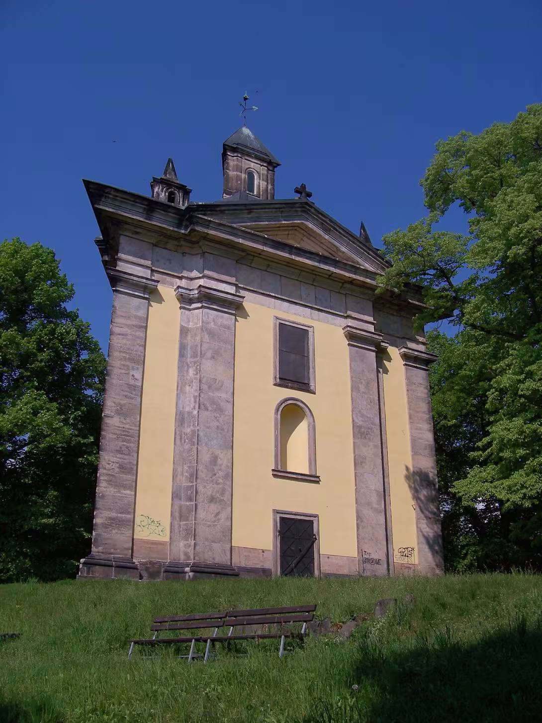 Dnešní pohled – kaple Nejsvětější Trojice (Chlumec)