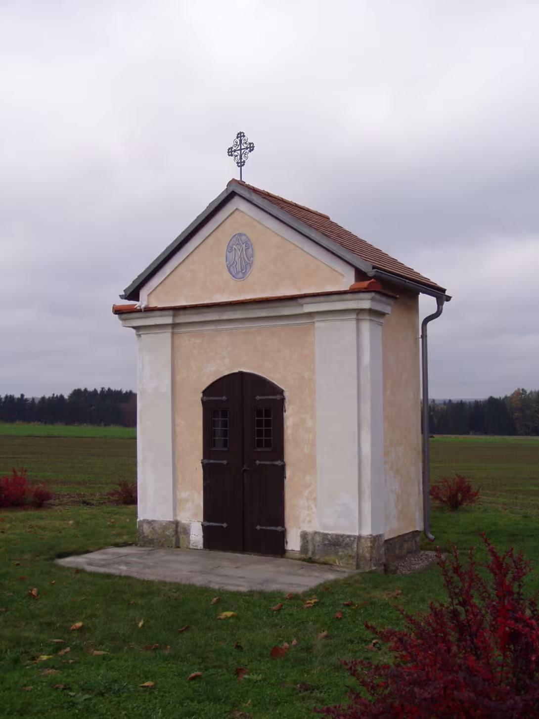 Dnešní pohled – kaple Panny Marie (Bezděkov nad Metují)