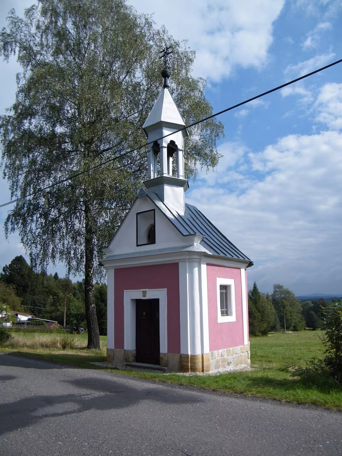 Dnešní pohled – kaple Panny Marie Pomocné (Zahrady)