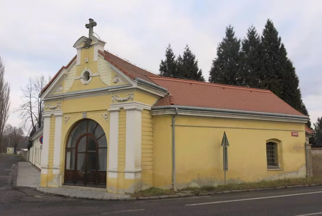 Dnešní pohled – kaple Panny Marie Pomocné u hřbitova v Duchcově