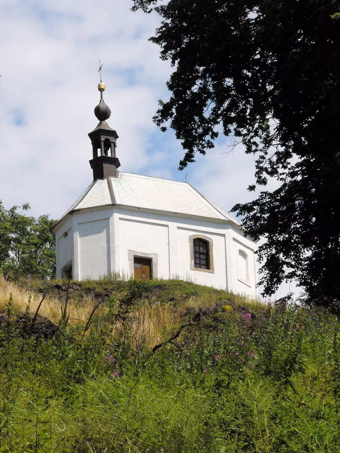 Dnešný pohľad – kaple svaté Anny (Vyskeř)