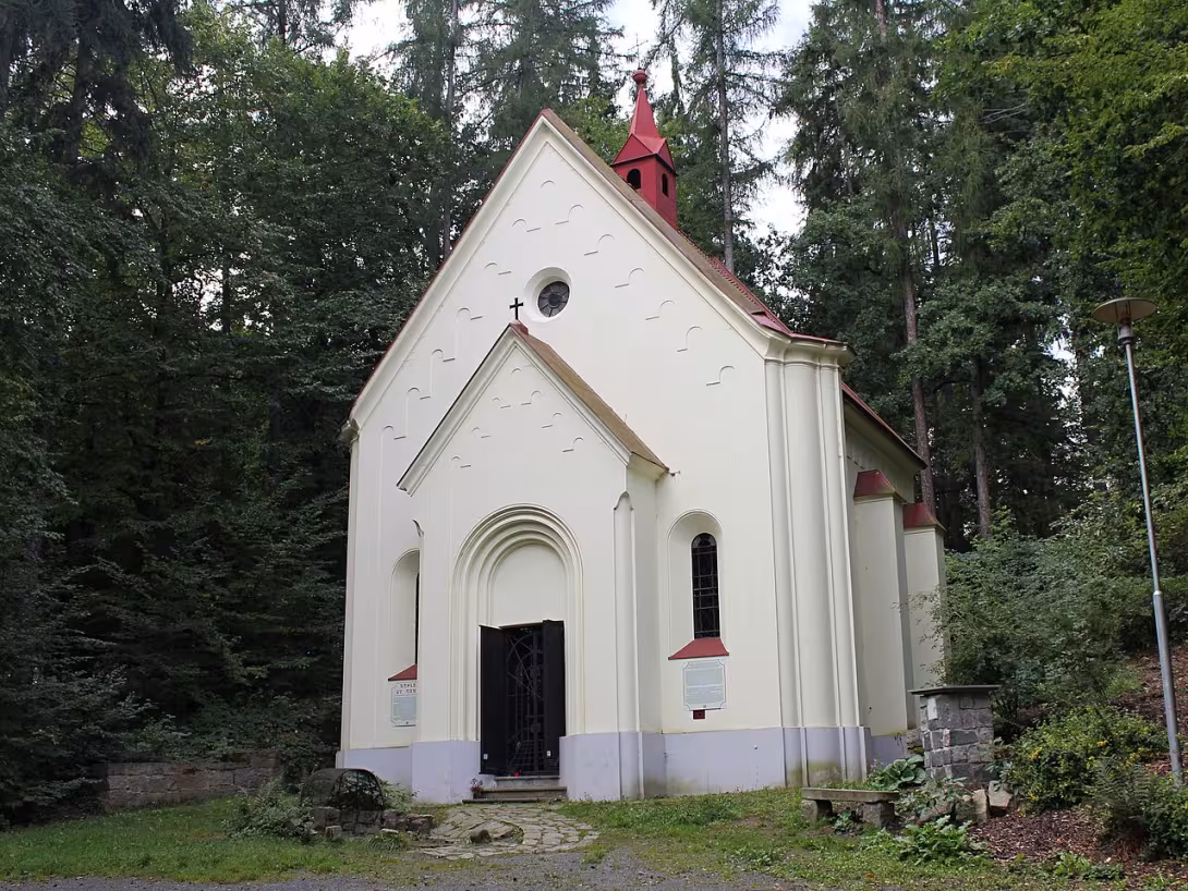Dnešní pohled – kaple svaté Anny (Strančice)