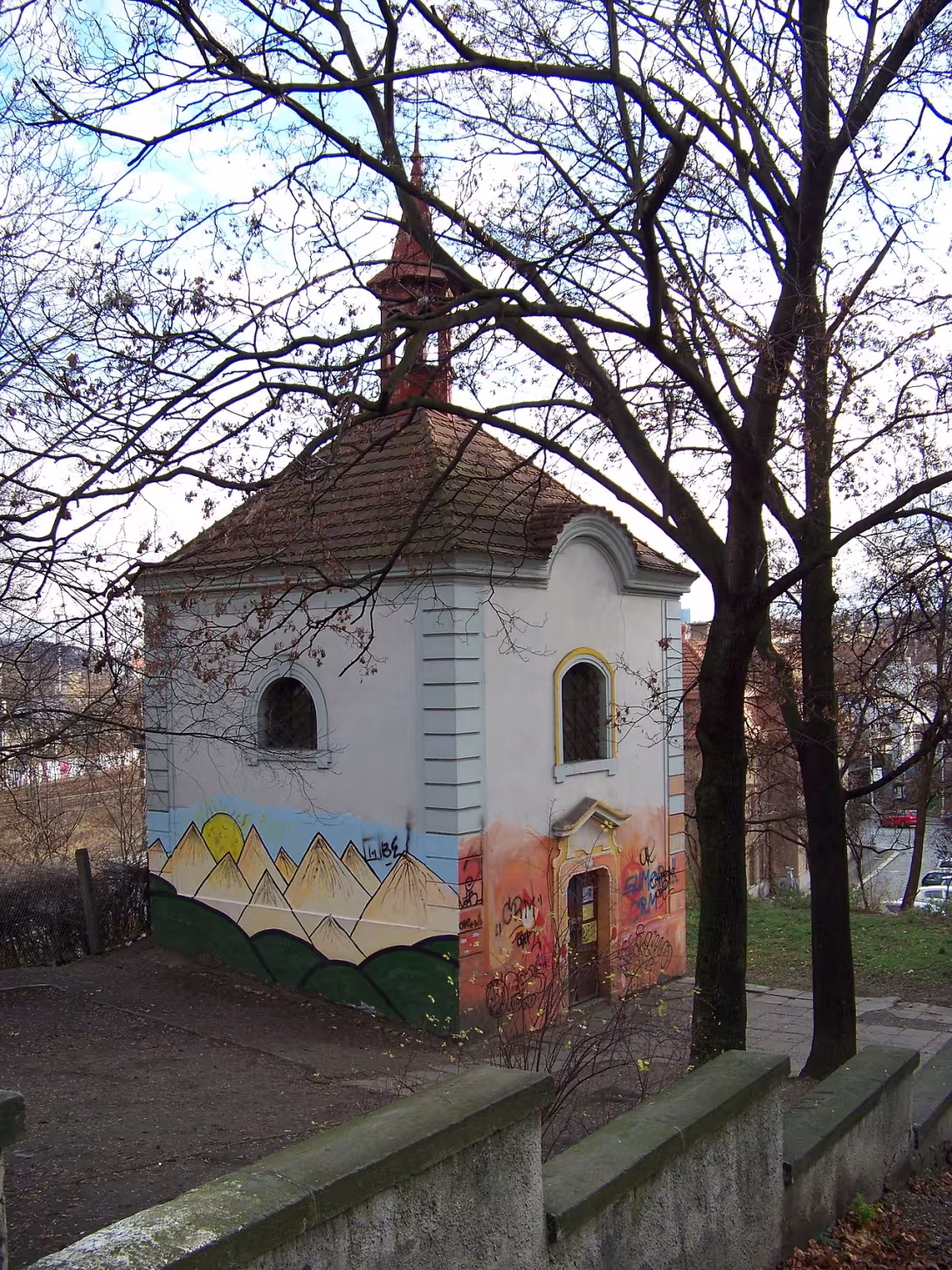 Dnešní pohled – kaple svaté Rodiny (Praha 2)