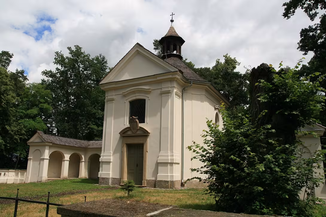 Dzisiejszy widok – kaple svaté Rodiny (Černá Hora)