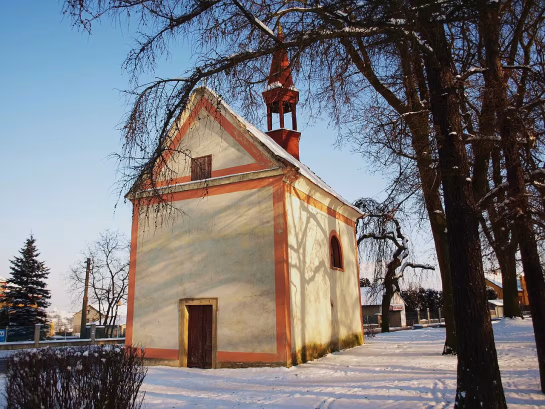 Dnešní pohled – kaple svatého Isidora (Nové Strašecí)