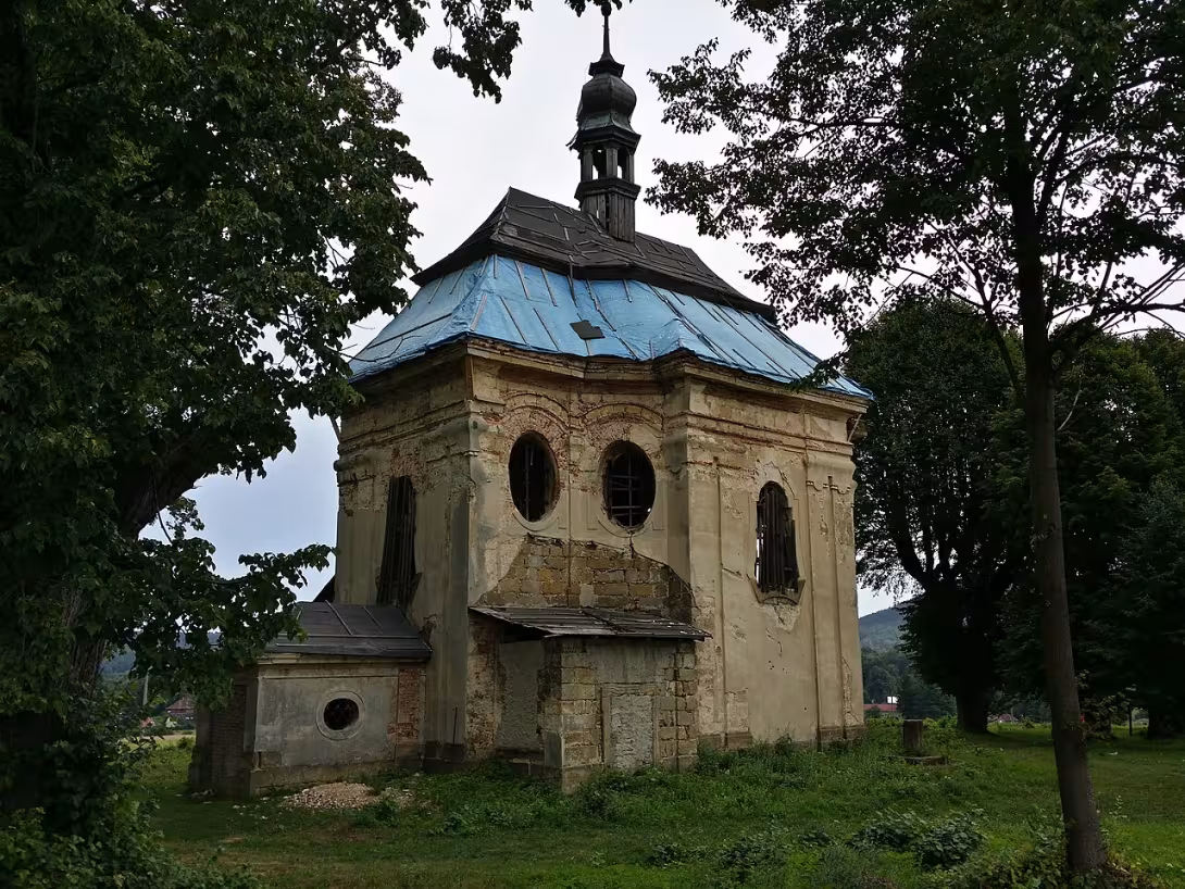 Dnešní pohled – kaple svatého Jana Nepomuckého (Sloup v Čechách)