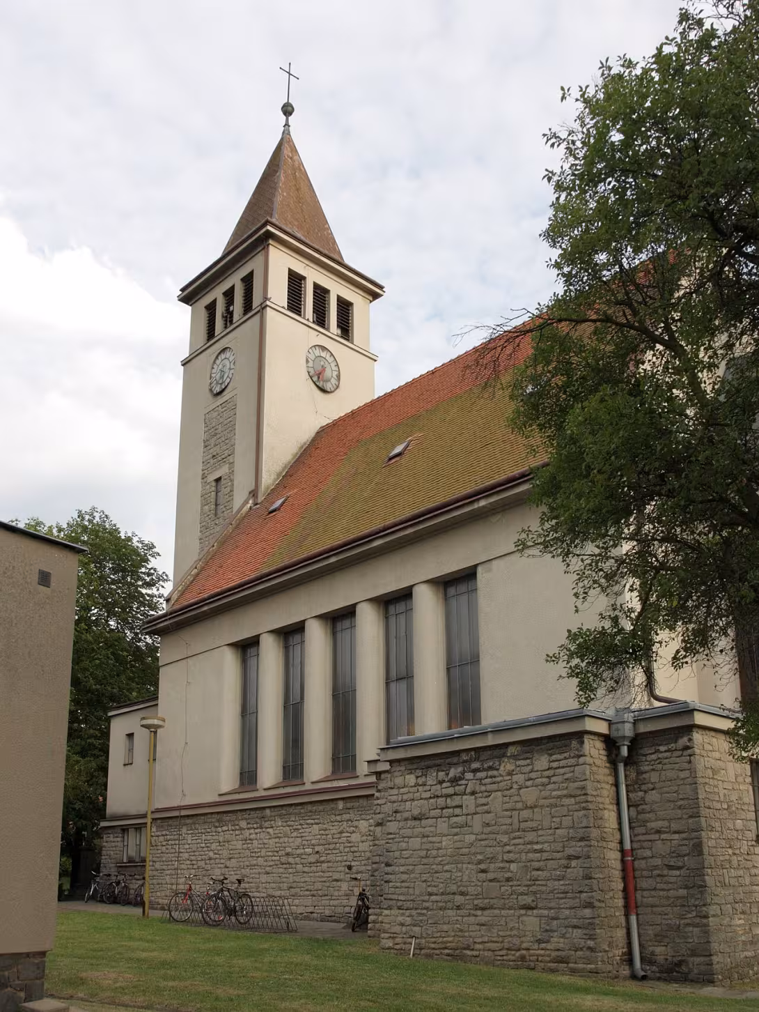 Dnešní pohled – kostel Božského srdce Páně (Blažovice)