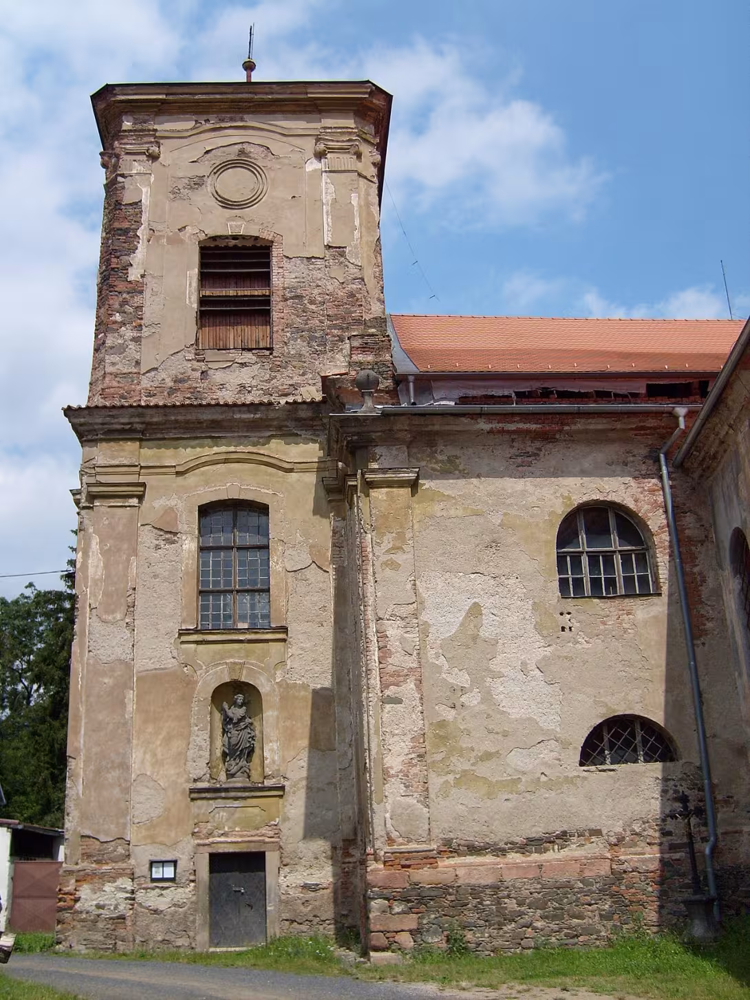 Dnešní pohled – kostel Jména Panny Marie (Chyše)
