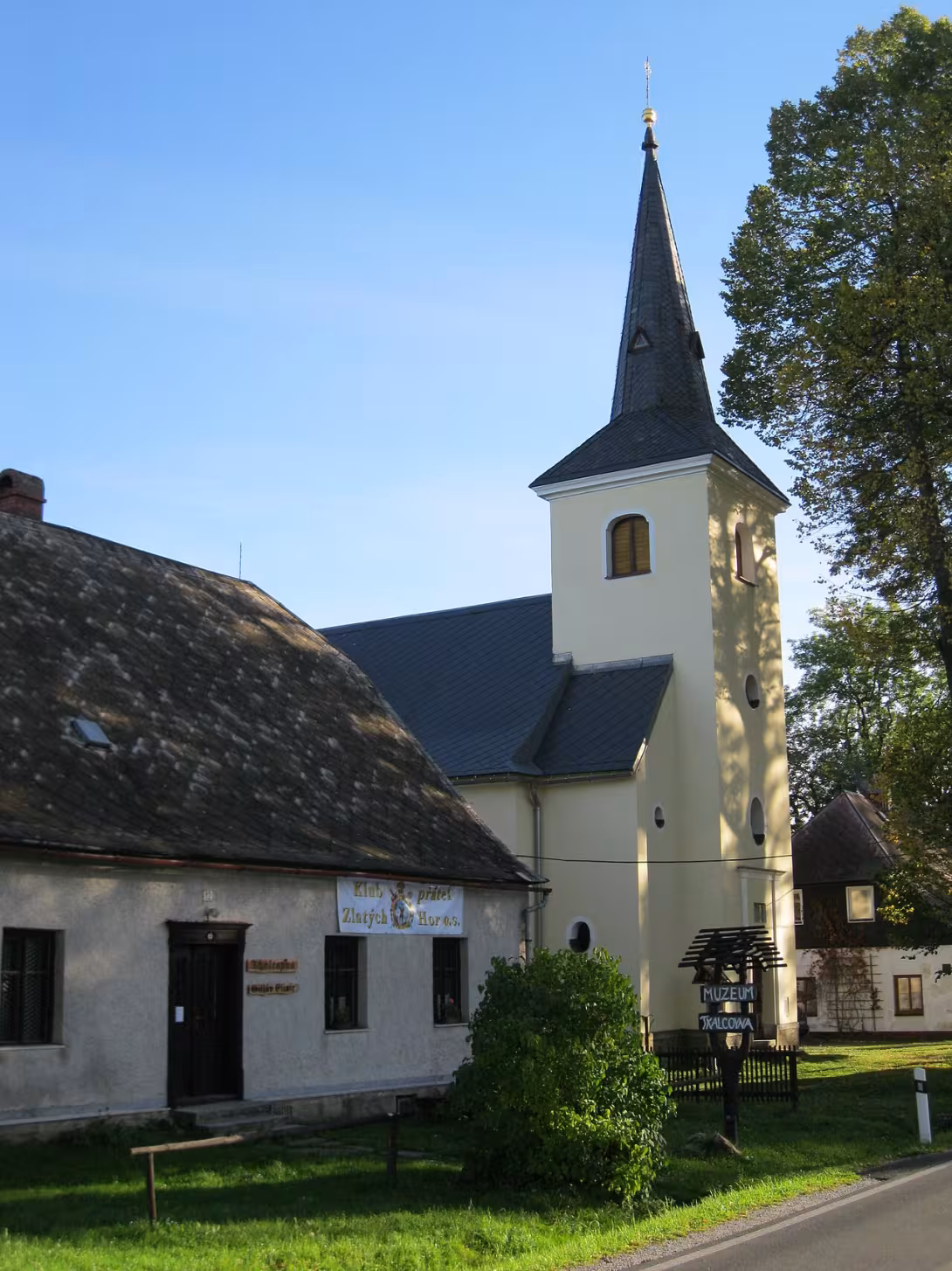 Dzisiejszy widok – kostel Jména Panny Marie (Rejvíz)