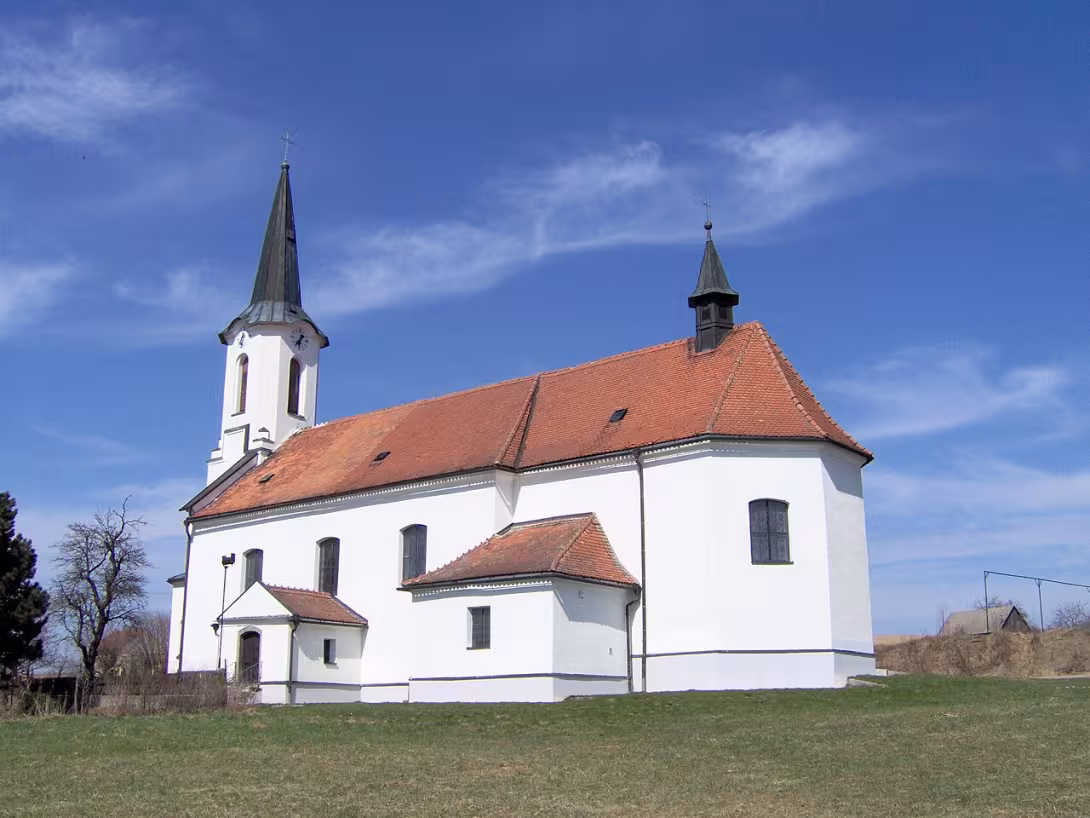 Dnešní pohled – kostel Jména Panny Marie (Březí)