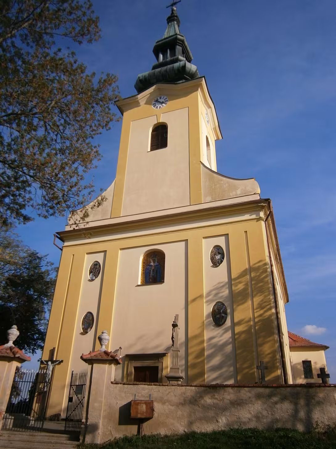 Dnešní pohled – kostel Nanebevzetí Panny Marie (Troubsko)