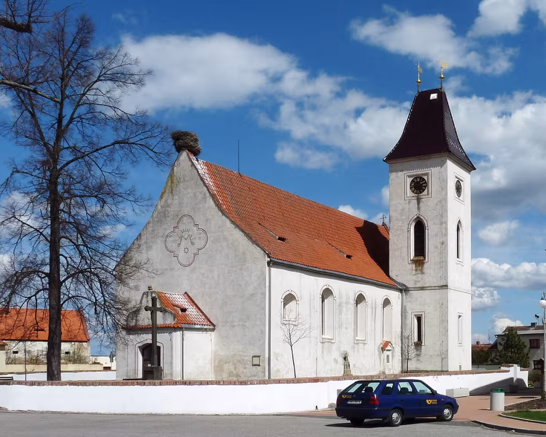 Dnešní pohled – kostel Nanebevzetí Panny Marie (Dubné)