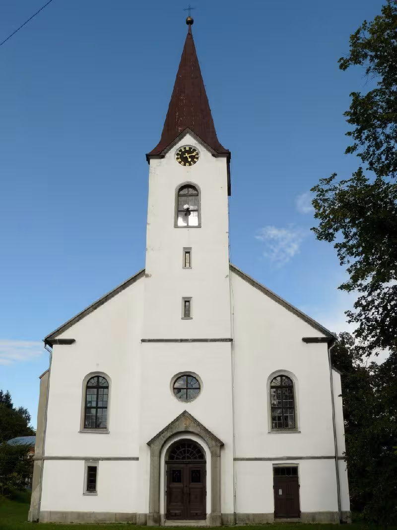 Dnešní pohled – kostel Nanebevzetí Panny Marie (Bublava)