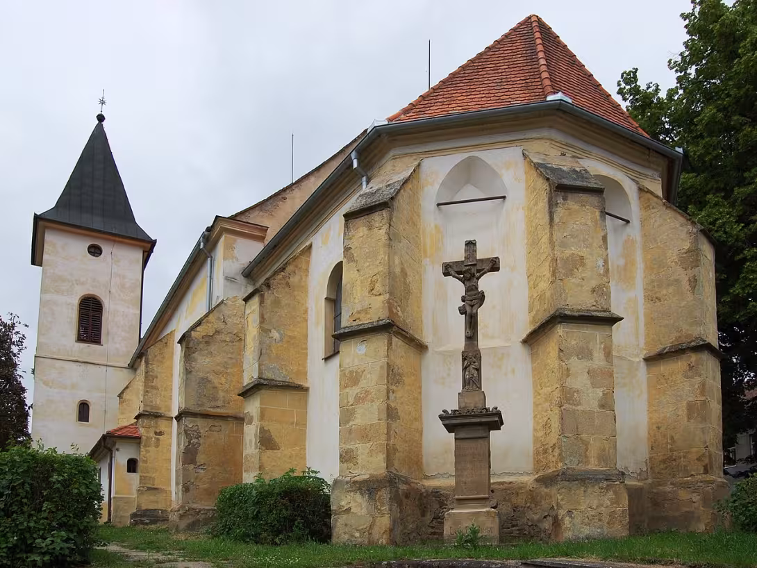 Dzisiejszy widok – kostel Narození Panny Marie (Vémyslice)