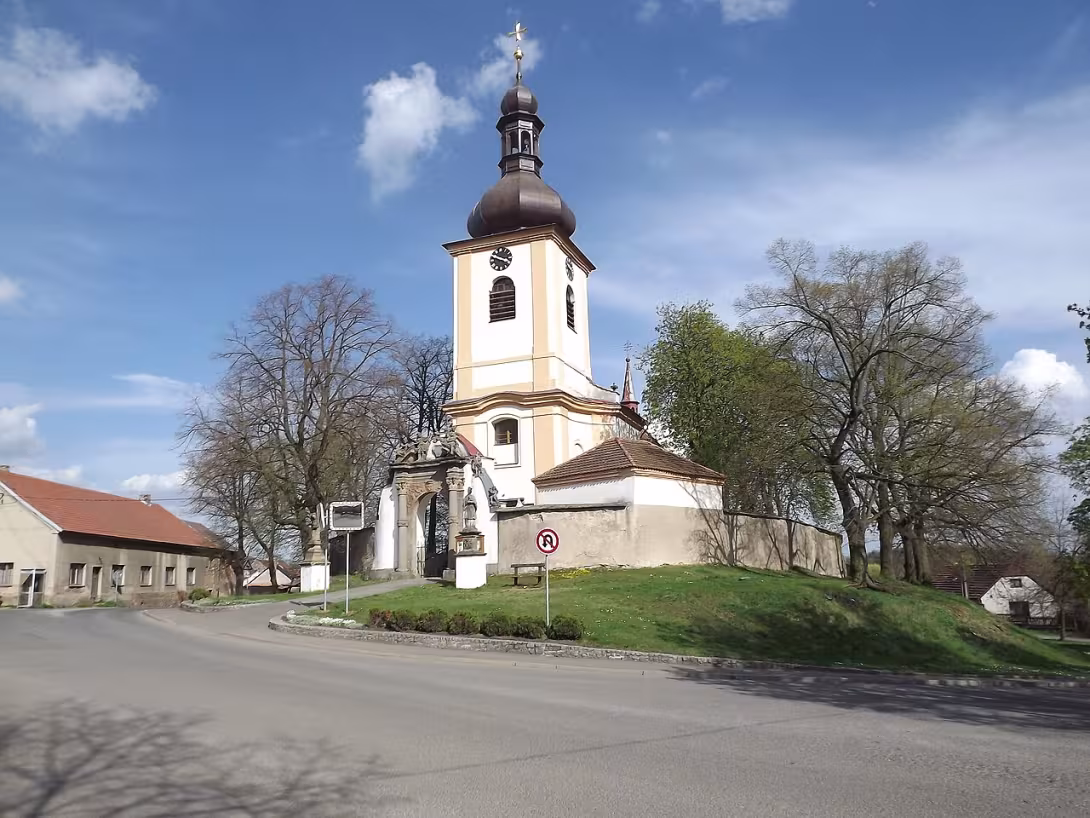 Dzisiejszy widok – kostel Narození Panny Marie (Pičín)