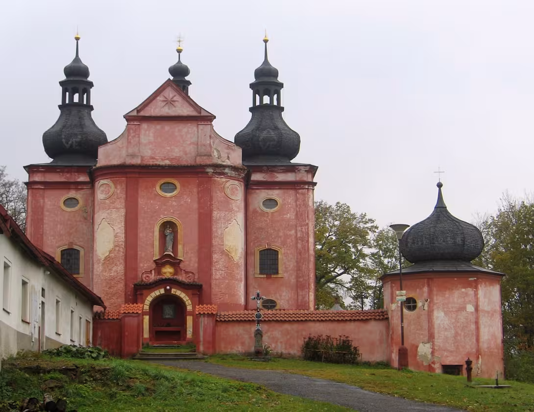 Dnešní pohled – kostel Narození Panny Marie (Strašín)