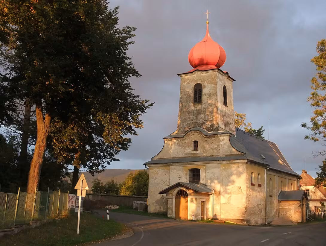 Dnešní pohled – kostel Navštívení Panny Marie (Červený Potok)