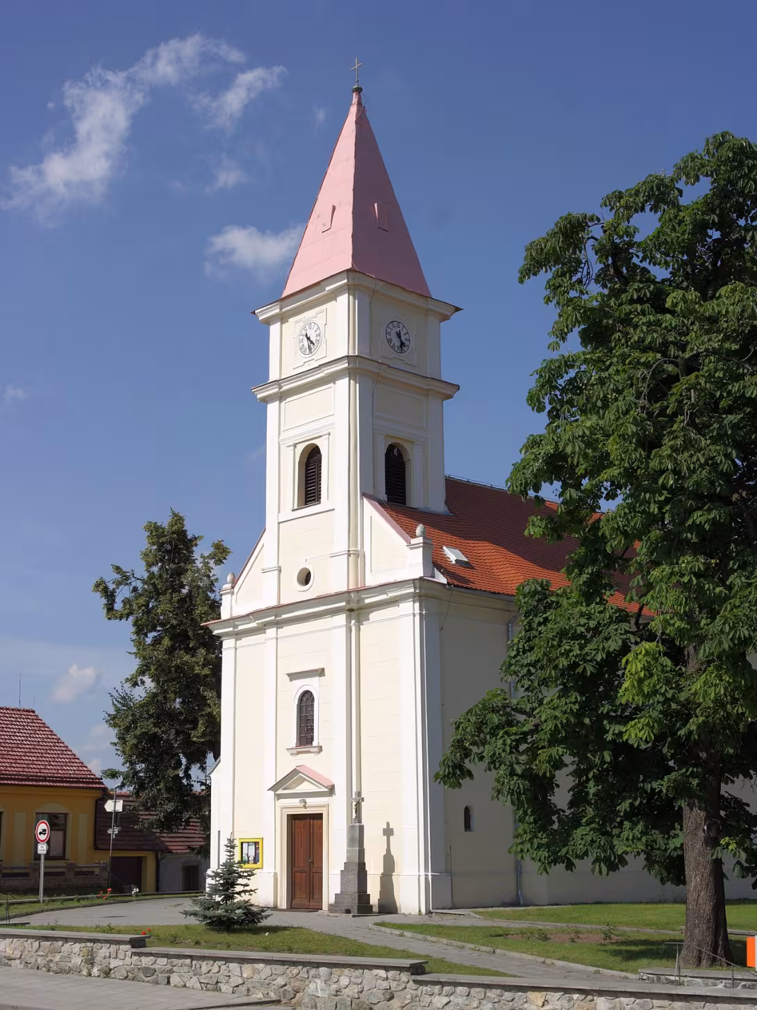Dzisiejszy widok – kostel Nejsvětější Trojice (Bratčice)
