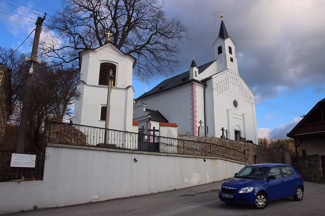 Dnešní pohled – kostel Nejsvětější Trojice (Bohumilice)