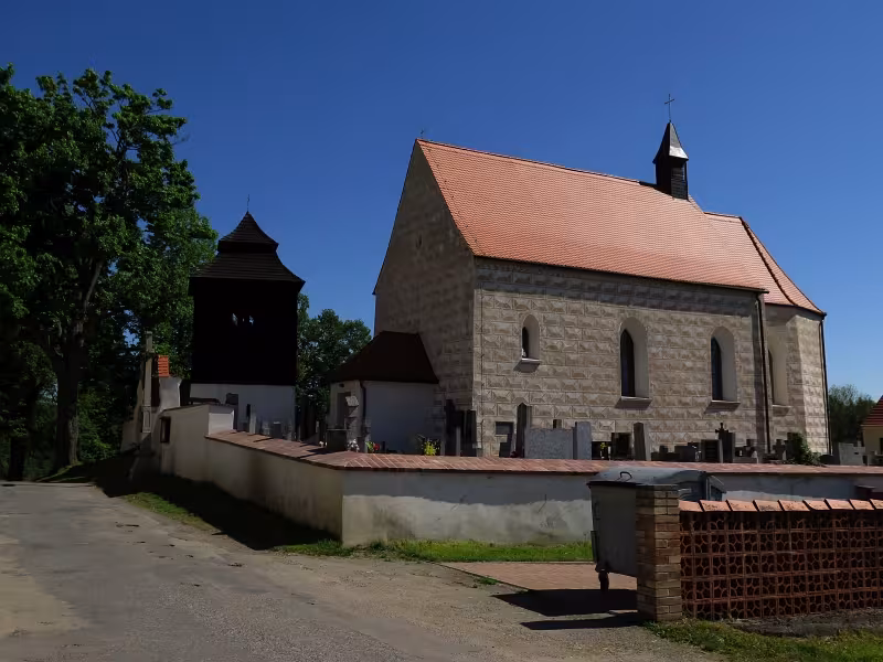 Dnešní pohled – kostel Nejsvětější Trojice (Hamr)