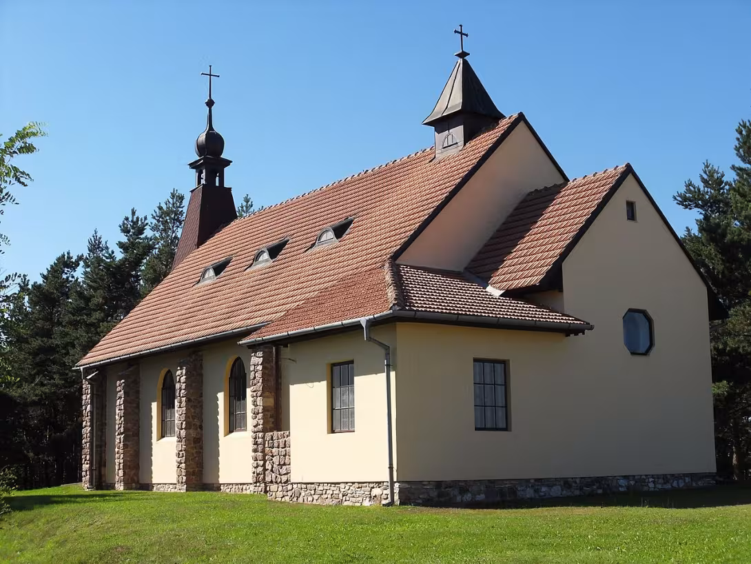 Dnešní pohled – kostel Nejsvětějšího Srdce Páně (Oslnovice)