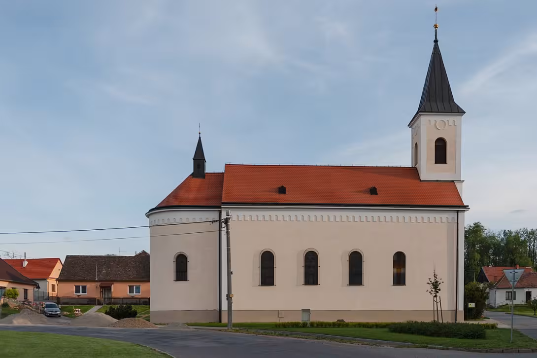 Dnešní pohled – kostel Neposkvrněného početí Panny Marie (Prace)