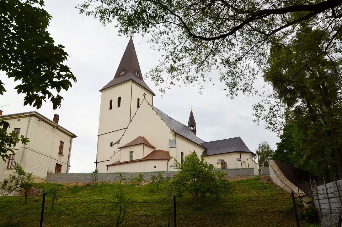 Dnešní pohled – kostel Povýšení svatého Kříže (Fryštát)