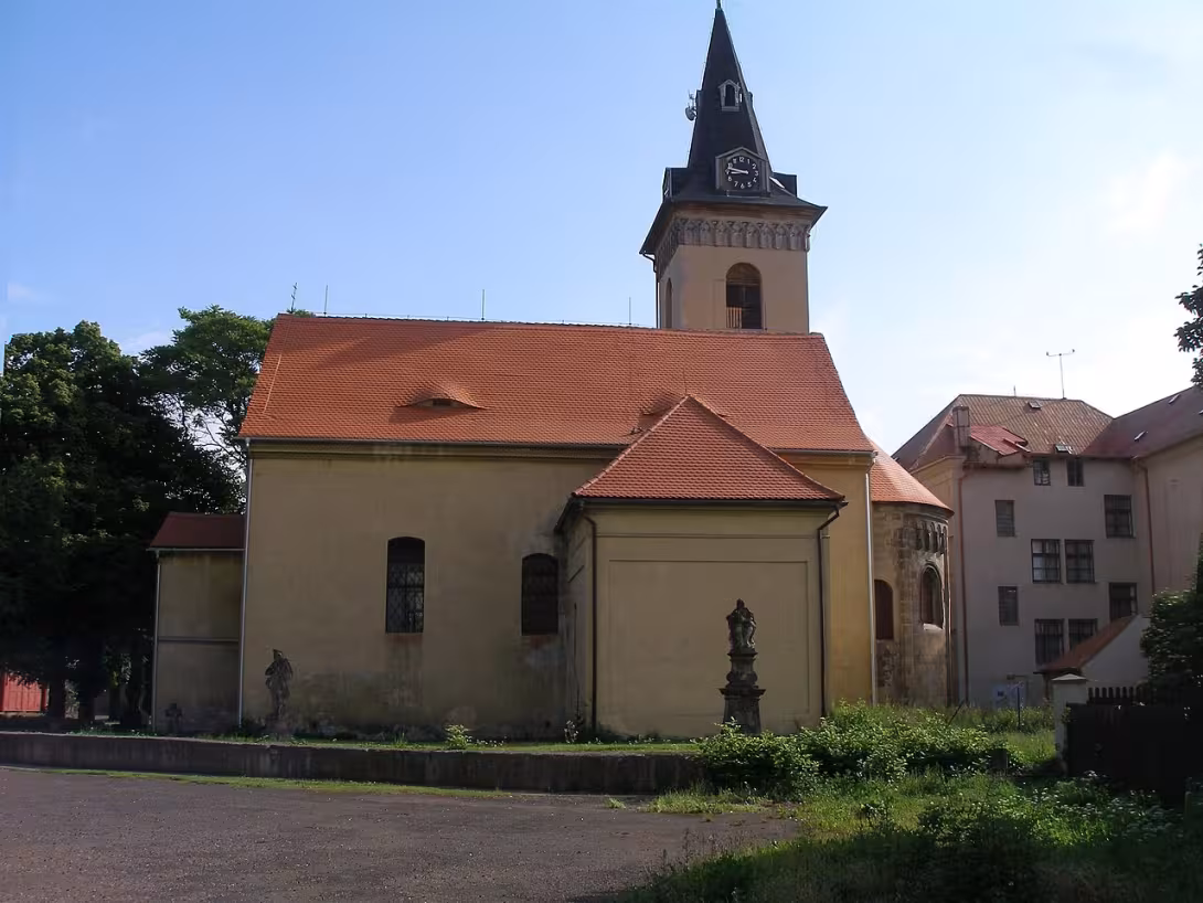 Dnešní pohled – kostel Povýšení svatého Kříže (Údlice)