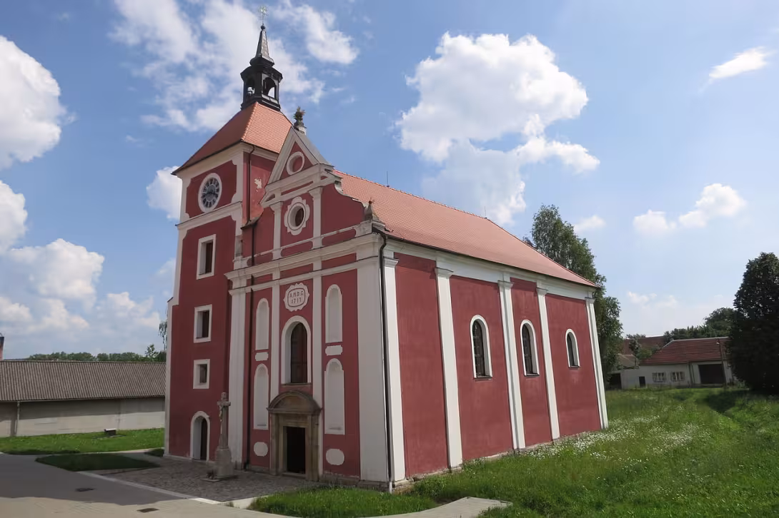 Dzisiejszy widok – kostel Povýšení svatého Kříže (Knínice)