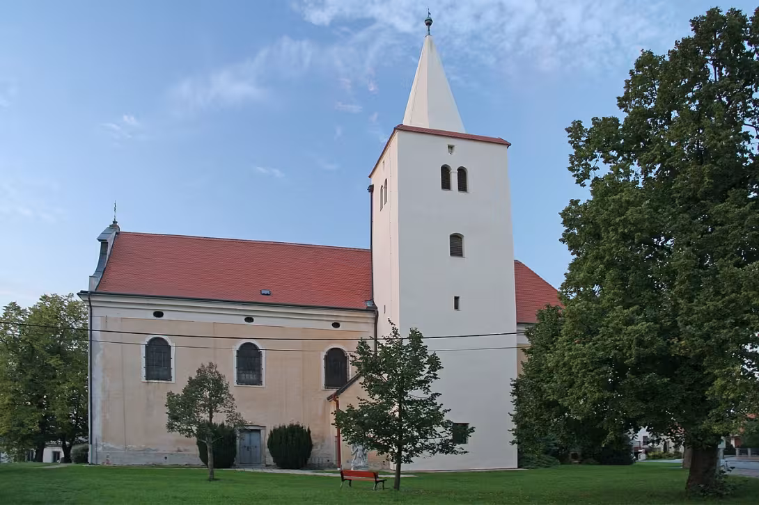 Dnešní pohled – kostel Stětí svatého Jana Křtitele (Vrbovec)