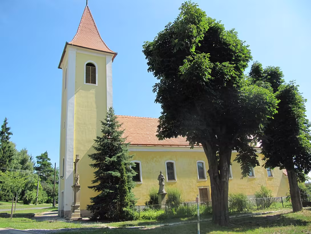 Dnešní pohled – kostel Stětí svatého Jana Křtitele (Týnec)