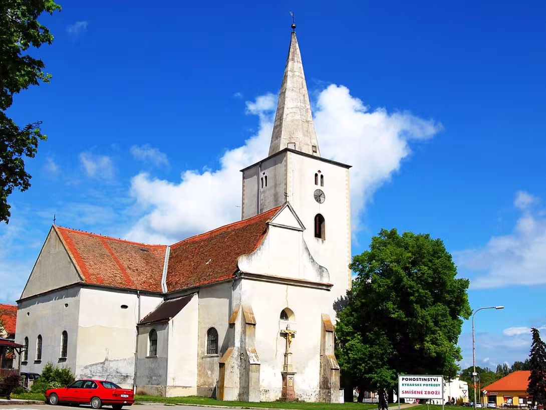 Dnešní pohled – kostel svaté Kunhuty (Hostěradice)