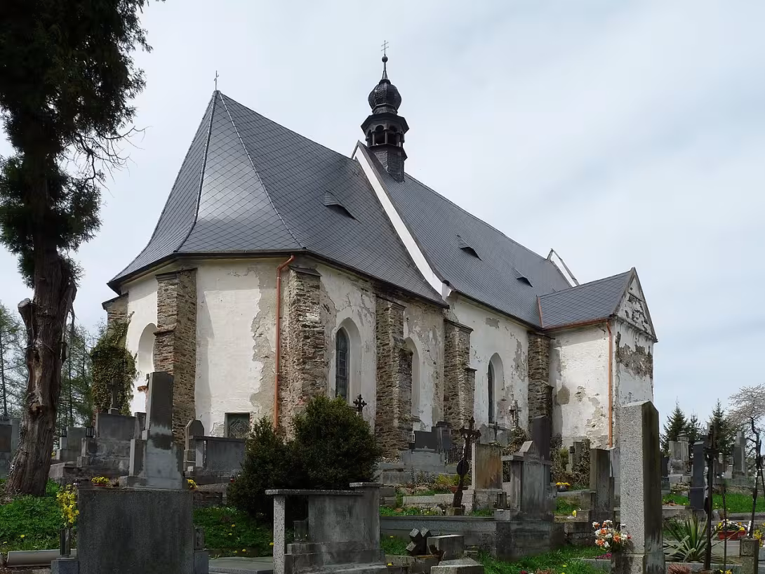 Dnešní pohled – kostel svaté Maří Magdalény (Velhartice)