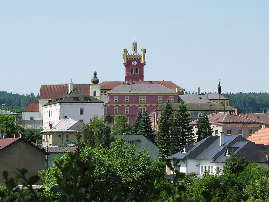 Dnešní pohled – kostel svaté Maří Magdalény (Mírov)
