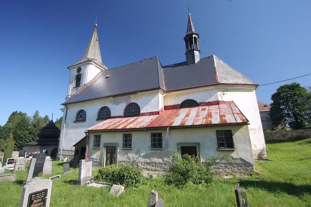 Dnešní pohled – kostel svaté Máří Magdaleny (Bartošovice v Orlických horách)
