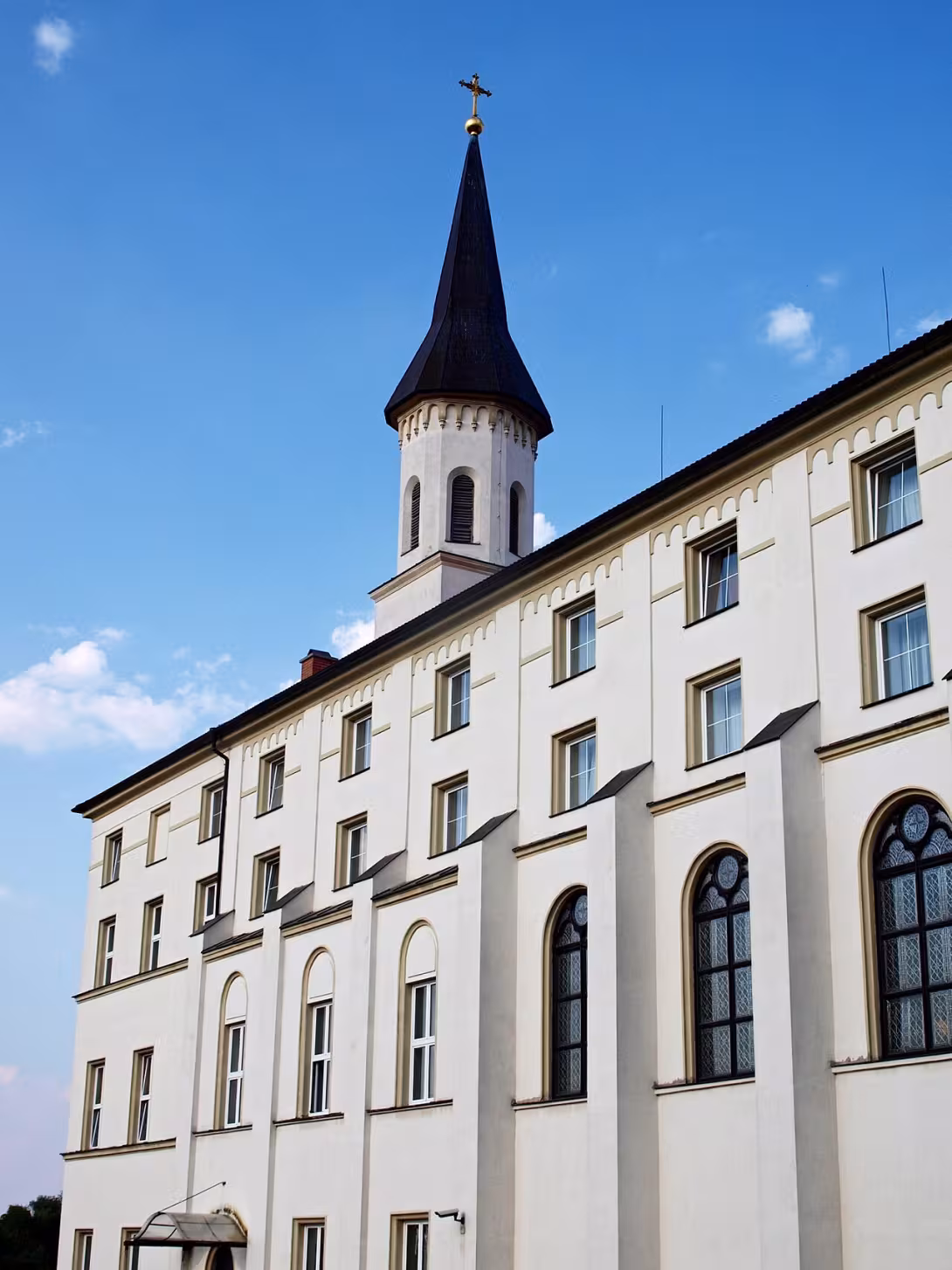 Dnešní pohled – kostel svaté Rodiny v Řepích