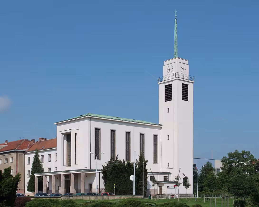 Dnešní pohled – kostel svatého Augustina (Stránice)