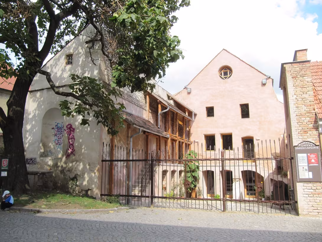 Dnešní pohled – kostel svatého Františka z Assisi (Mikulov)