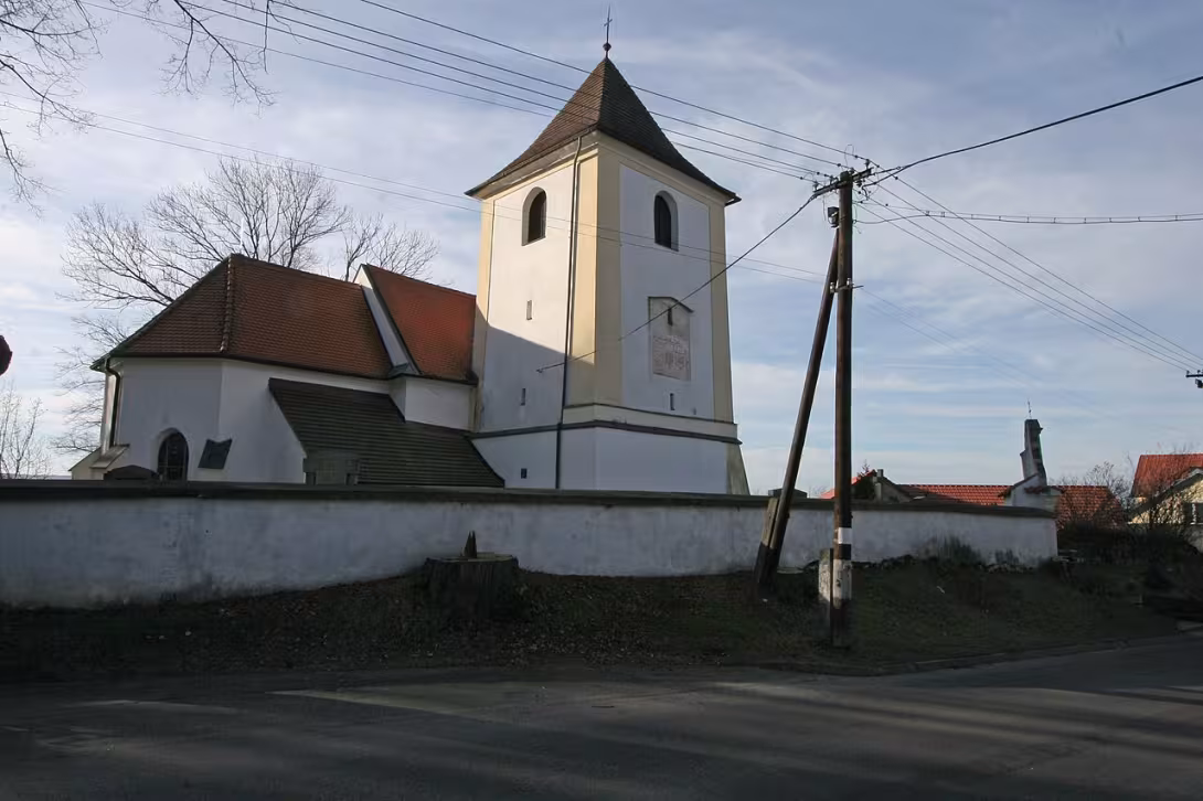 Dnešní pohled – kostel svatého Jana Křtitele (Perálec)