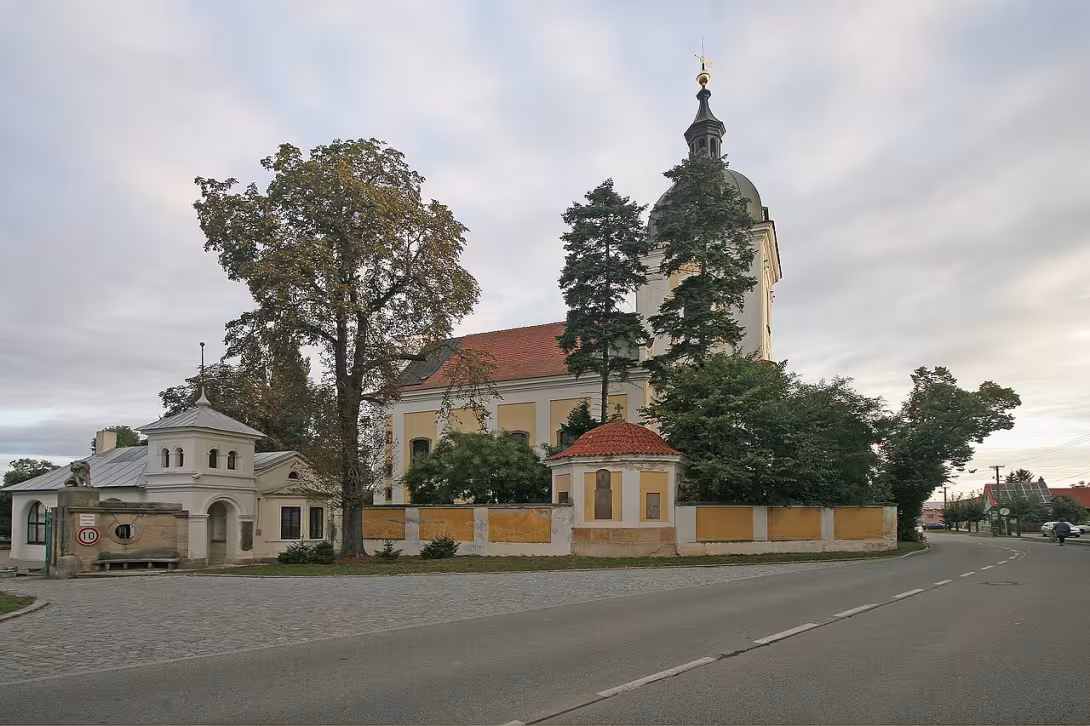 Dnešní pohled – kostel svatého Klimenta (Dobřenice)