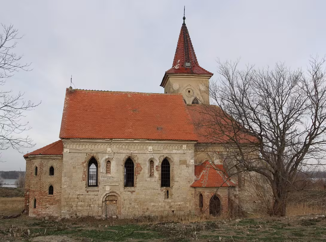Dnešní pohled – kostel svatého Linharta (Mušov)