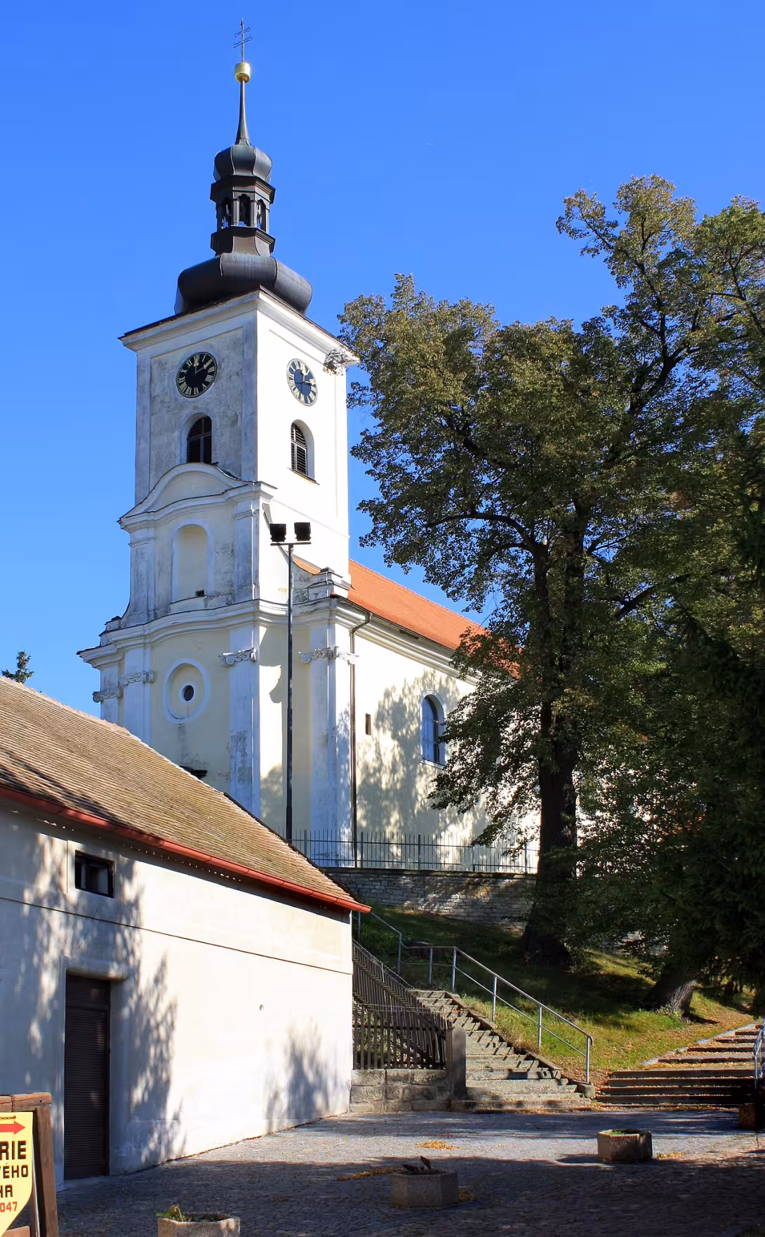 Dnešní pohled – kostel svatého Martina (Hrochův Týnec)